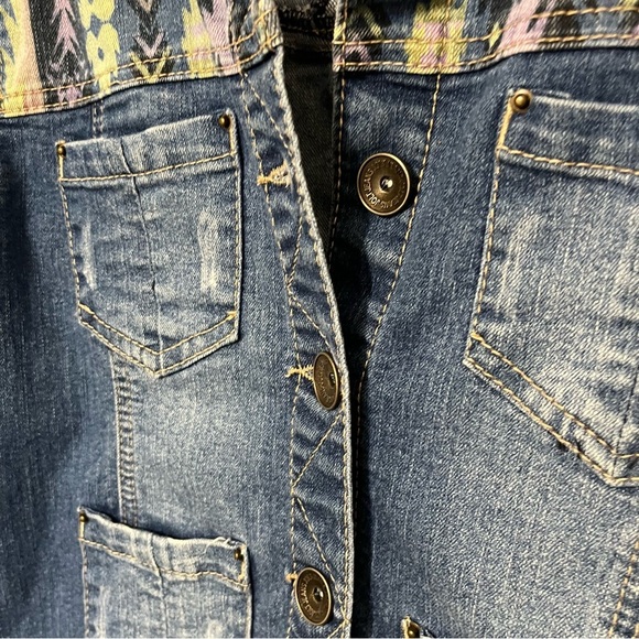JOLT Womens Denim Jean Jacket Size S Short Style Stretch Panel Design Aztec EUC - Picture 7 of 9